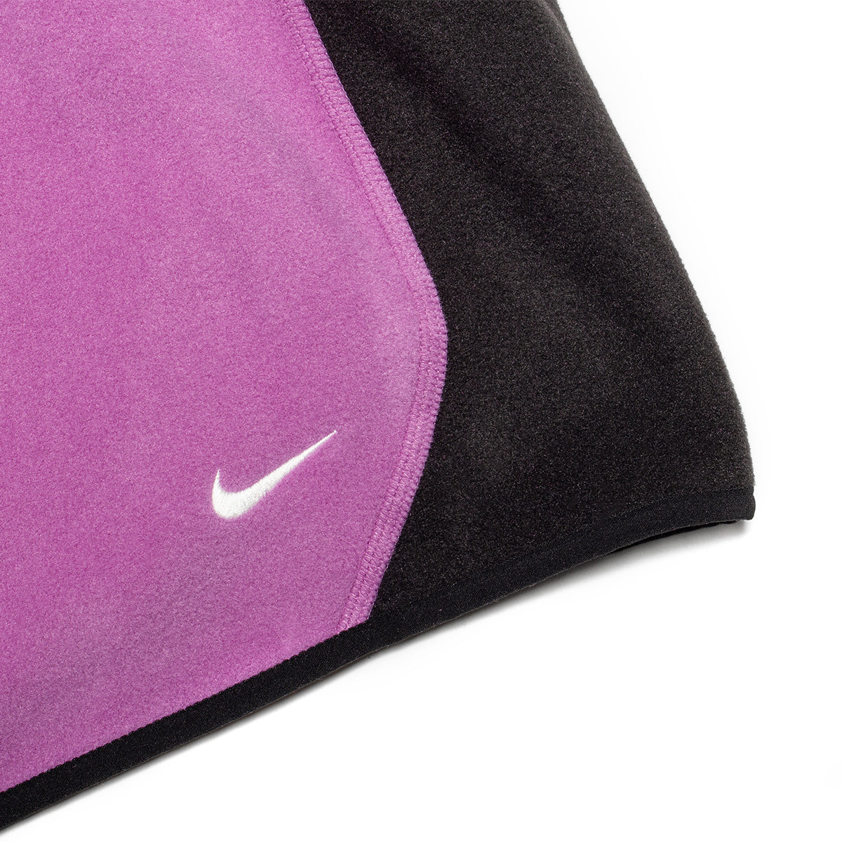 Nike - Women's ACG Wolf Tree Half Zip Fleece
Style # HJ0237-544
Color : Monarch Purple / Bold Berry / Summit White
