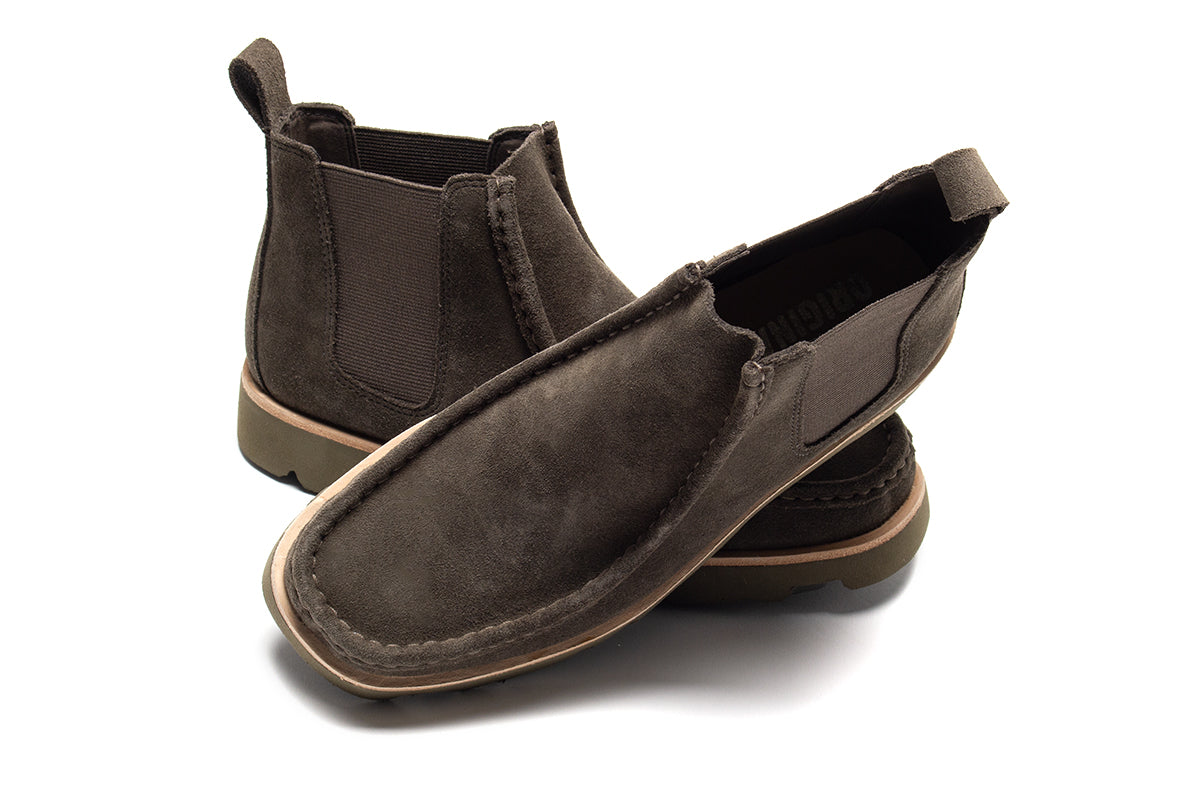 Clarks Originals | Women's Walla Chelsea
Style # 26179327
Color : Mole Grey