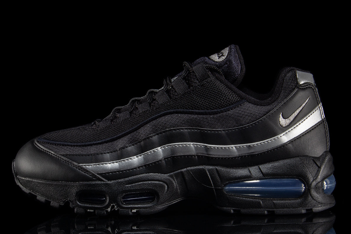 Nike - Air Max 95 Big Bubble
Style # IB1667-003
Color : Black / Metallic Silver