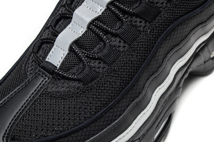 Nike - Air Max 95 Big Bubble
Style # IB1667-003
Color : Black / Metallic Silver