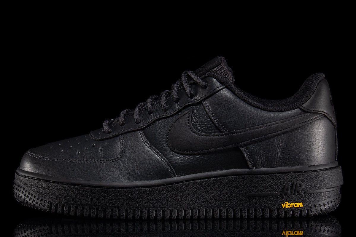 Nike - Air Force 1 GTX Vibram
Style # HV5953-001
Color : Off Noir / Black / Speed Yellow