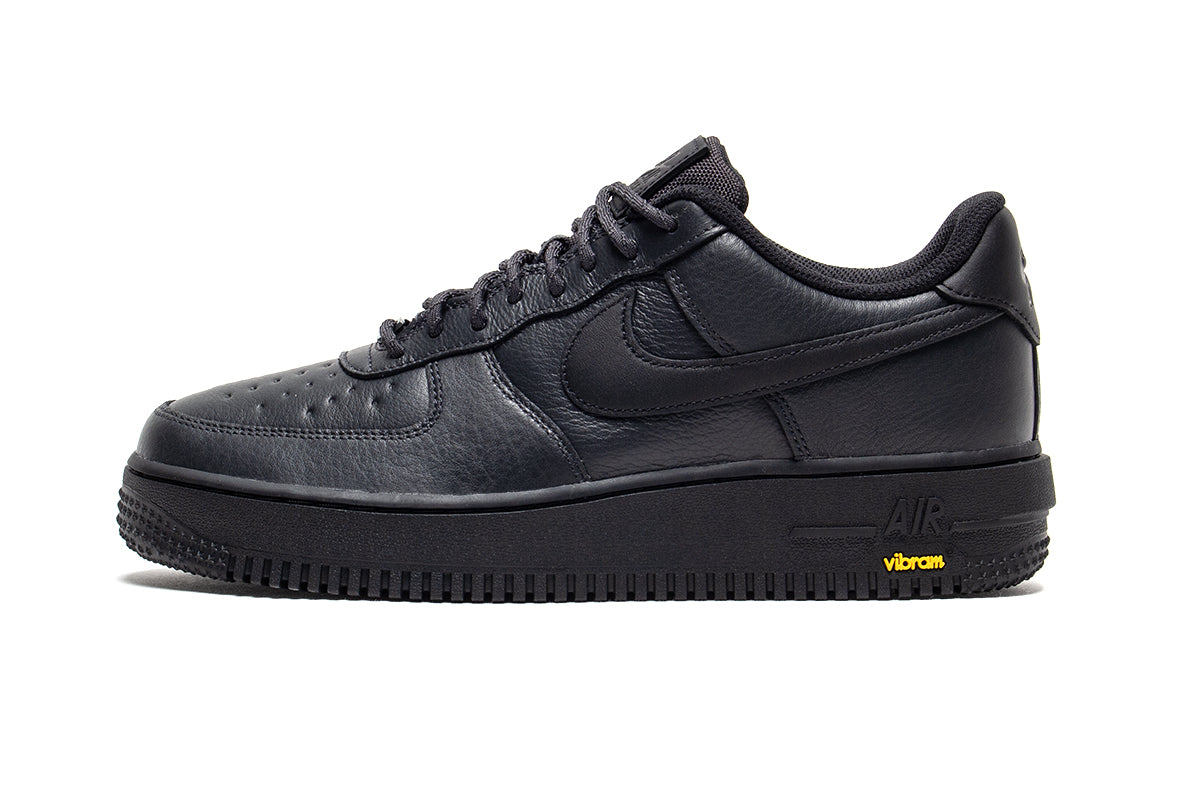 Nike - Air Force 1 GTX Vibram
Style # HV5953-001
Color : Off Noir / Black / Speed Yellow