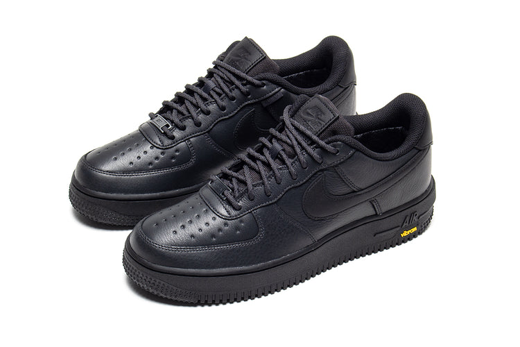 Nike - Air Force 1 GTX Vibram
Style # HV5953-001
Color : Off Noir / Black / Speed Yellow