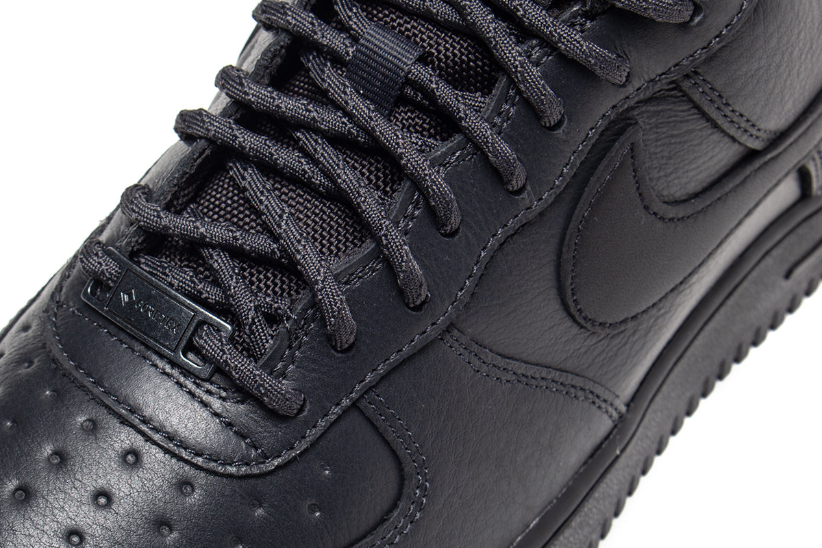 Nike - Air Force 1 GTX Vibram
Style # HV5953-001
Color : Off Noir / Black / Speed Yellow