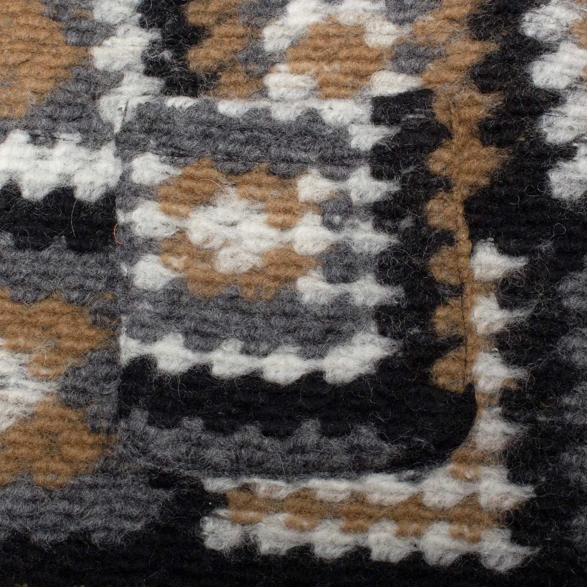 Engineered Garments - Zip Mock Neck
Style # 26F1B004
Color : White / Black