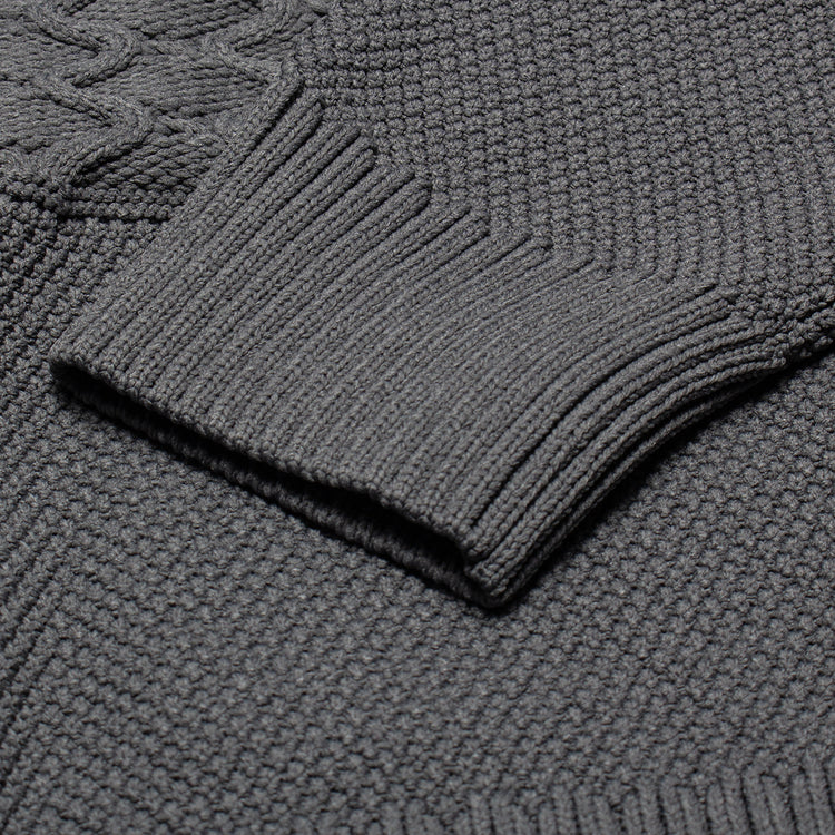 Nanamica - Crew Neck Sweater
Style # S25FJ014U
Color : Heather Grey