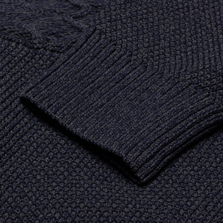 Nanamica - Crew Neck Sweater
Style # S25FJ014U
Color : Dark Navy