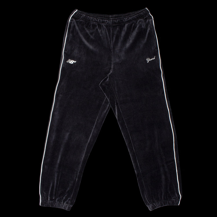 Grand Collection - Velour Track Pant x New Balance
Color : Black