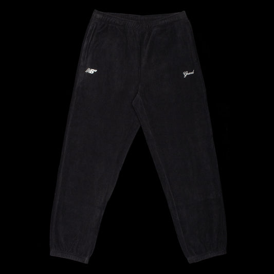 Grand Collection - Polar Fleece Pant x New Balance
Color : Black