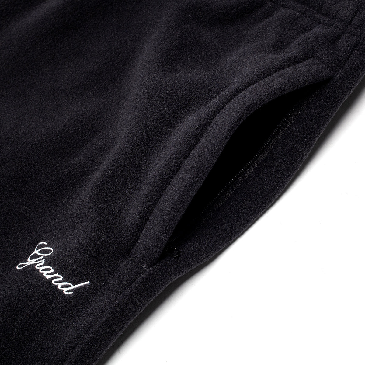 Grand Collection - Polar Fleece Pant x New Balance
Color : Black