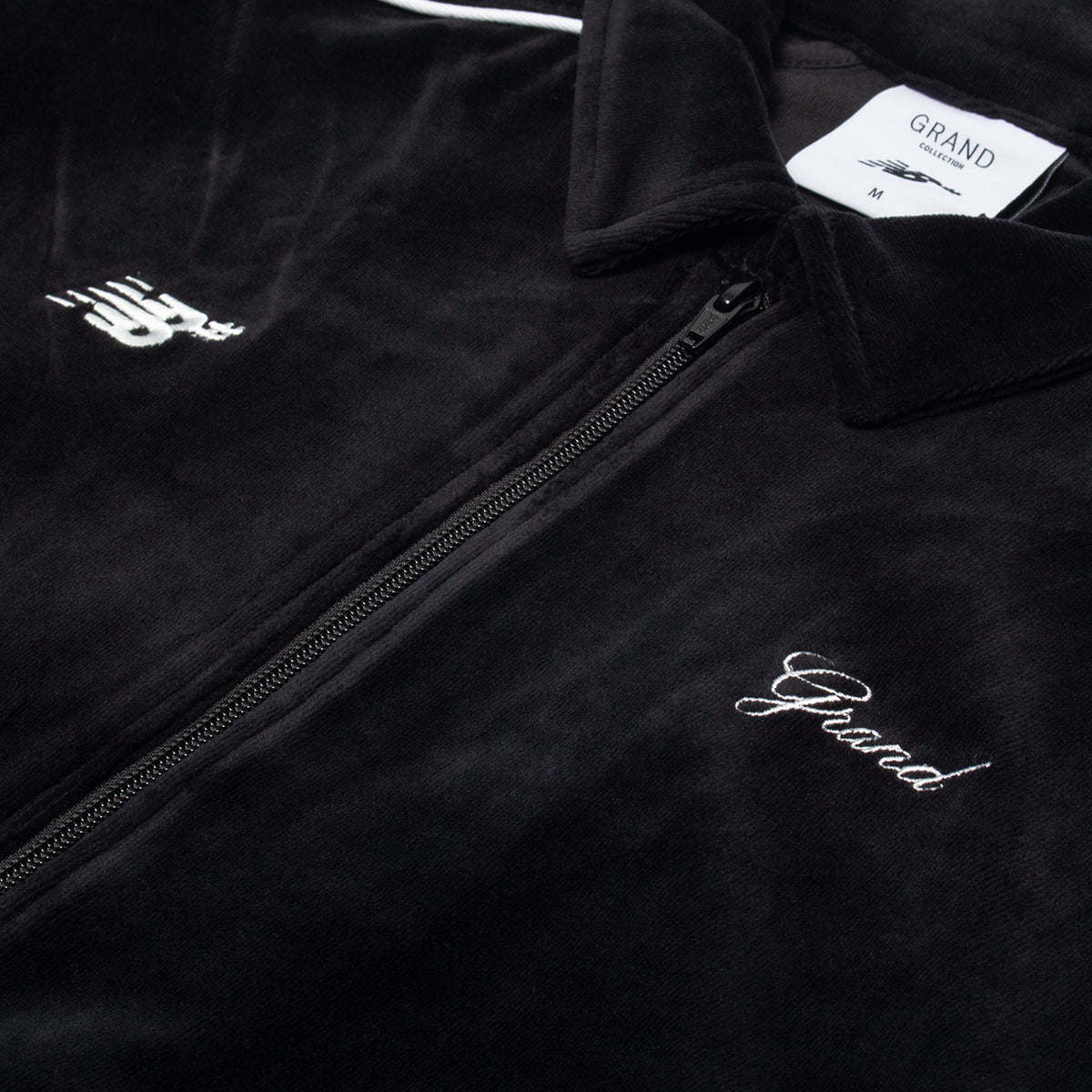 Grand Collection - Velour Track Jacket x New Balance
Color : Black
