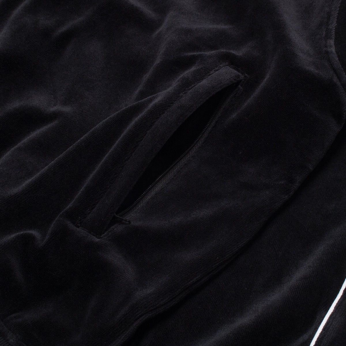 Grand Collection - Velour Track Jacket x New Balance
Color : Black