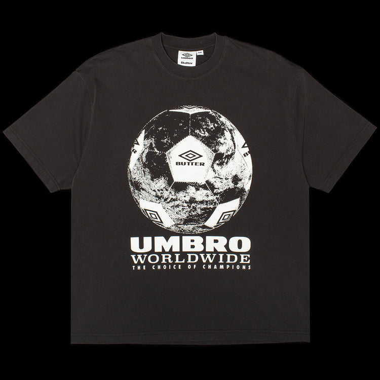 Butter Goods - World Game T-Shirt x Umbro
Color : Washed Black