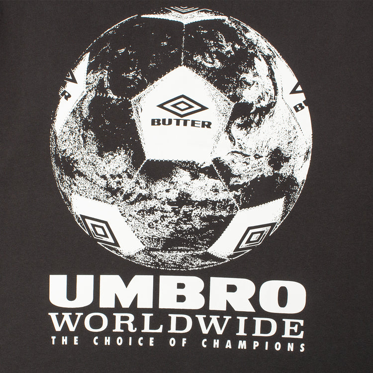Butter Goods - World Game T-Shirt x Umbro
Color : Washed Black