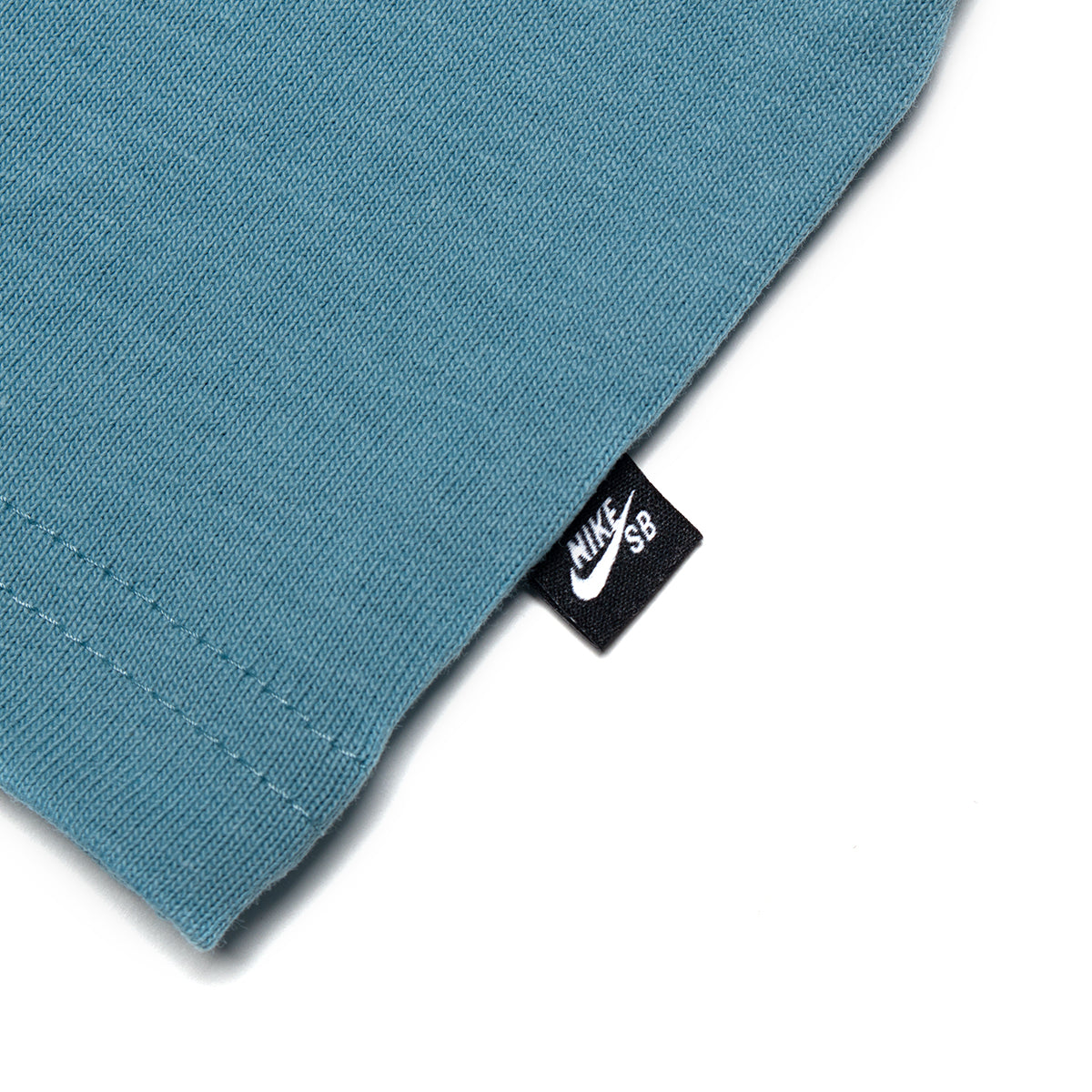 Nike SB | Patch T-Shirt
Style #&nbsp;FJ1167-464
Color : Denim Turq