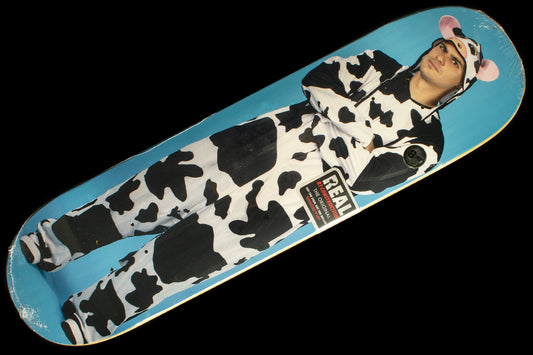 Real - Cow Deck
Width : 8.25"
Length : 32.00"
Wheelbase : 14.38"
Mason Silva pro model
