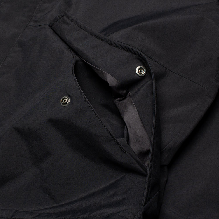 Nanamica - 2L Nylon Gore-Tex Cruiser Jacket
Style # S25FA044U
Color : Black