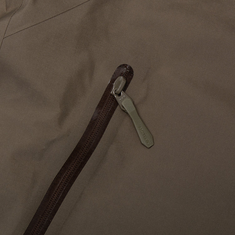 Arc'teryx - Beta Jacket
Style # X000010868
Color : Mongoose