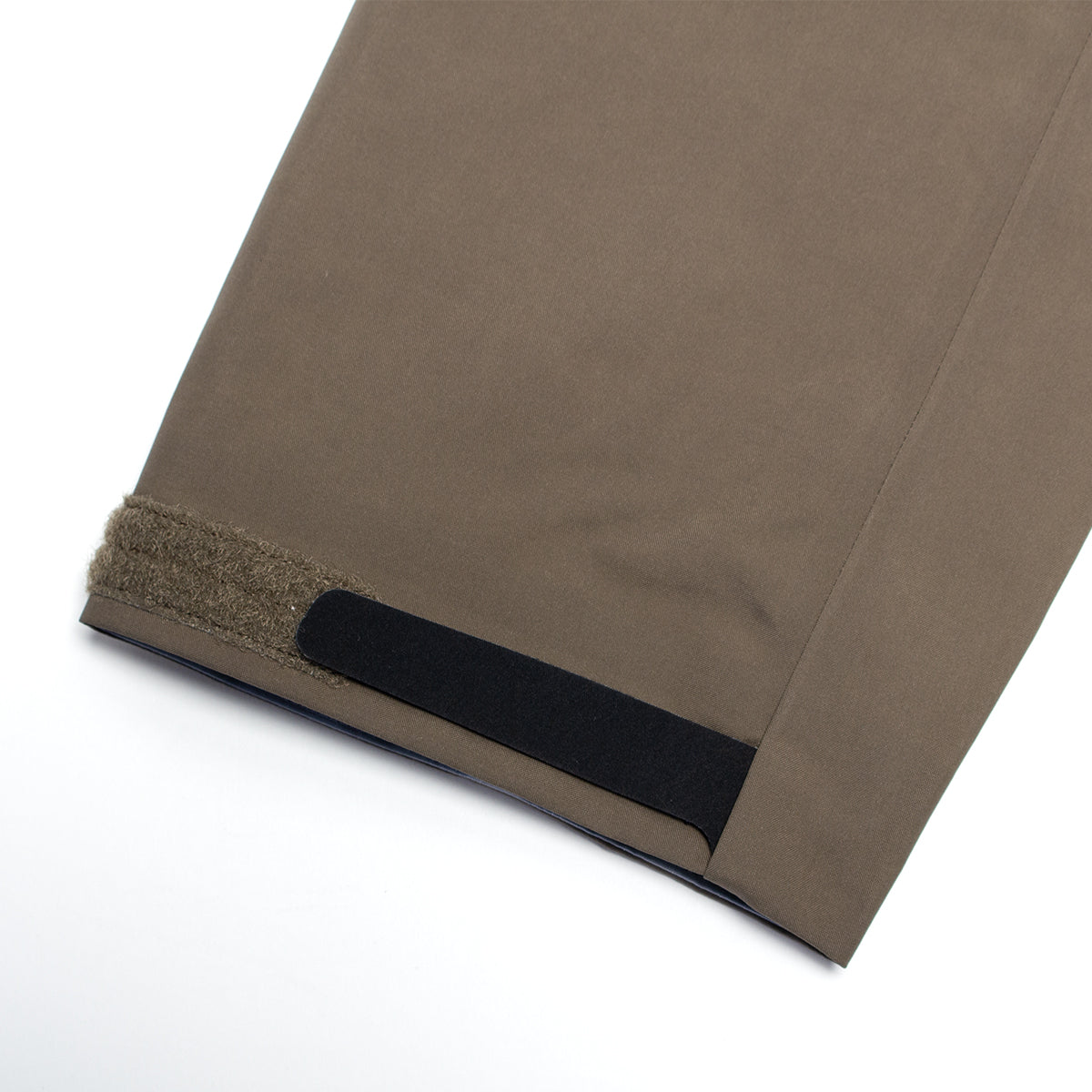 Arc'teryx - Beta Jacket
Style # X000010868
Color : Mongoose