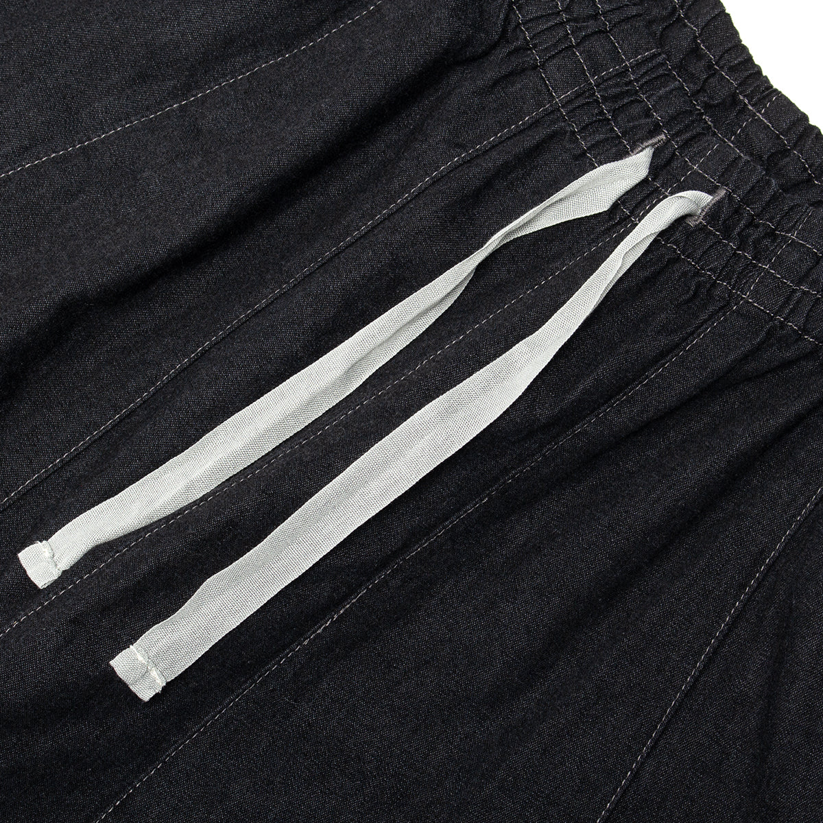 Needles - Women's H.D. Denim Pant
Style # TY211
Color : Black