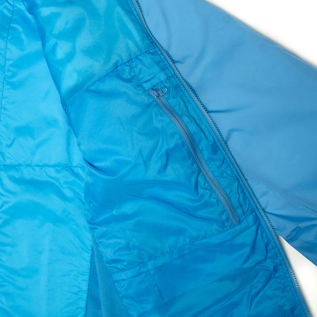 Arcteryx - Atom Hoody
Style # X000009556
Color : Aquaculture