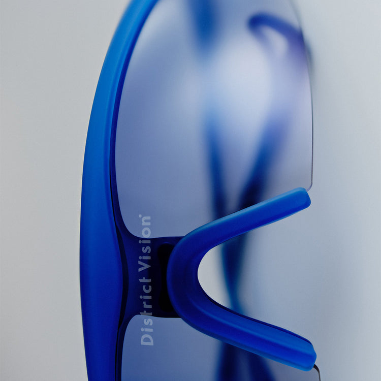 District Vision - Koharu Eclipse
Style # DVG005
Color : Mist / D+ Blue Gradient