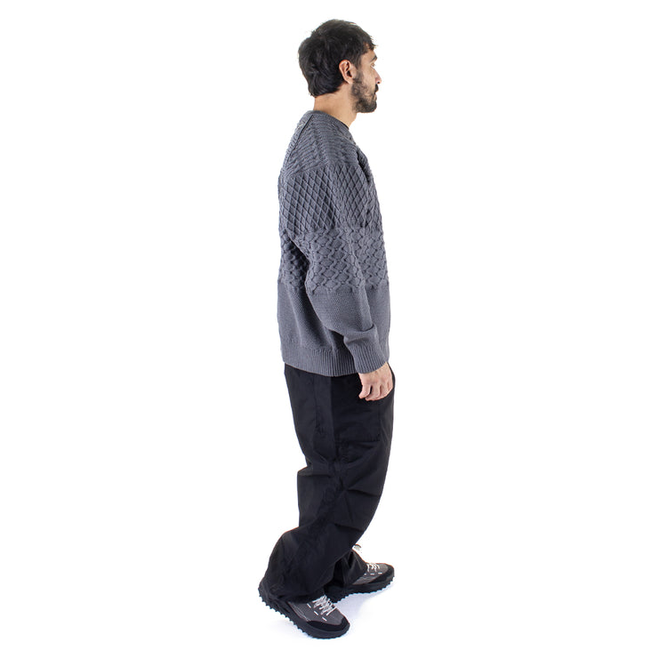 Nanamica - Crew Neck Sweater
Style # S25FJ014U
Color : Heather Grey