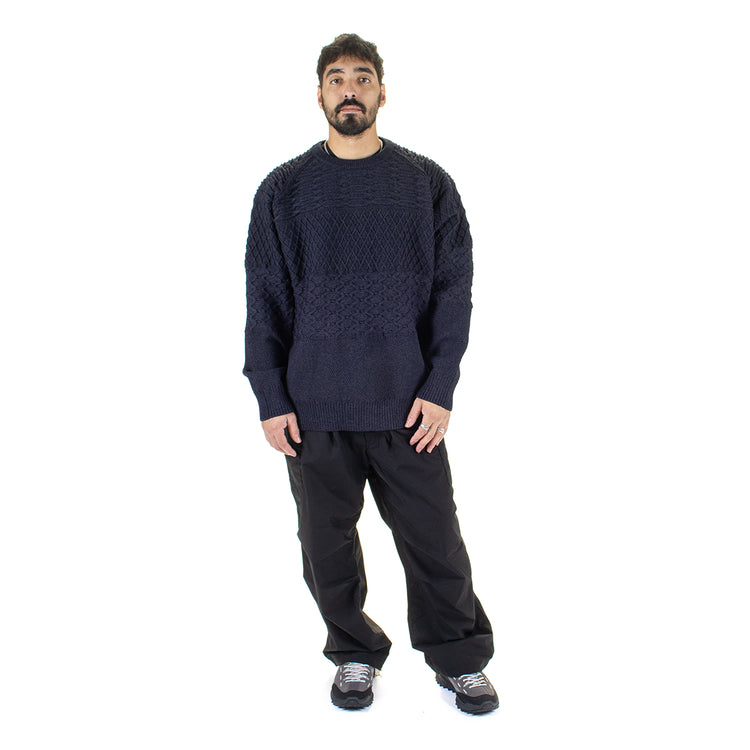 Nanamica - Crew Neck Sweater
Style # S25FJ014U
Color : Dark Navy