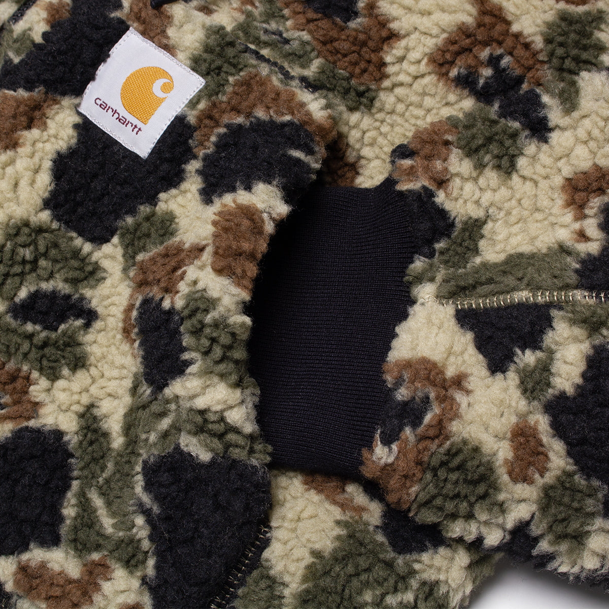 Carhartt WIP | OG Active Liner
Style # I032301-2GV
Color : Camo Duck / Jacquard / Green