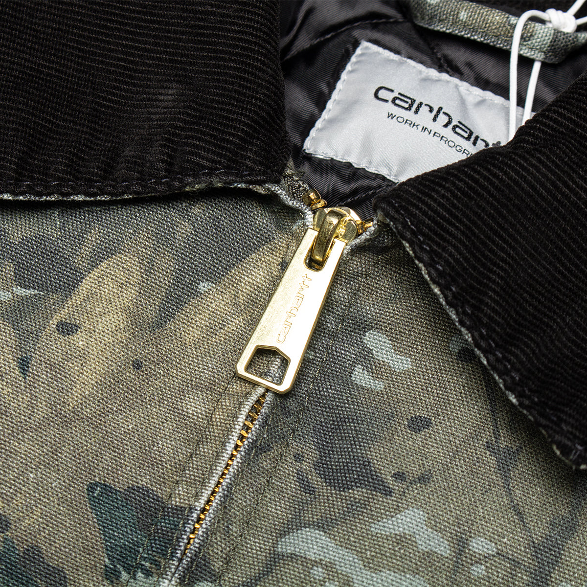 Carhartt WIP - OG Detroit Jacket
Style # I035614-3BL
Color : Green / Black Camo Combi (Stone Washed)