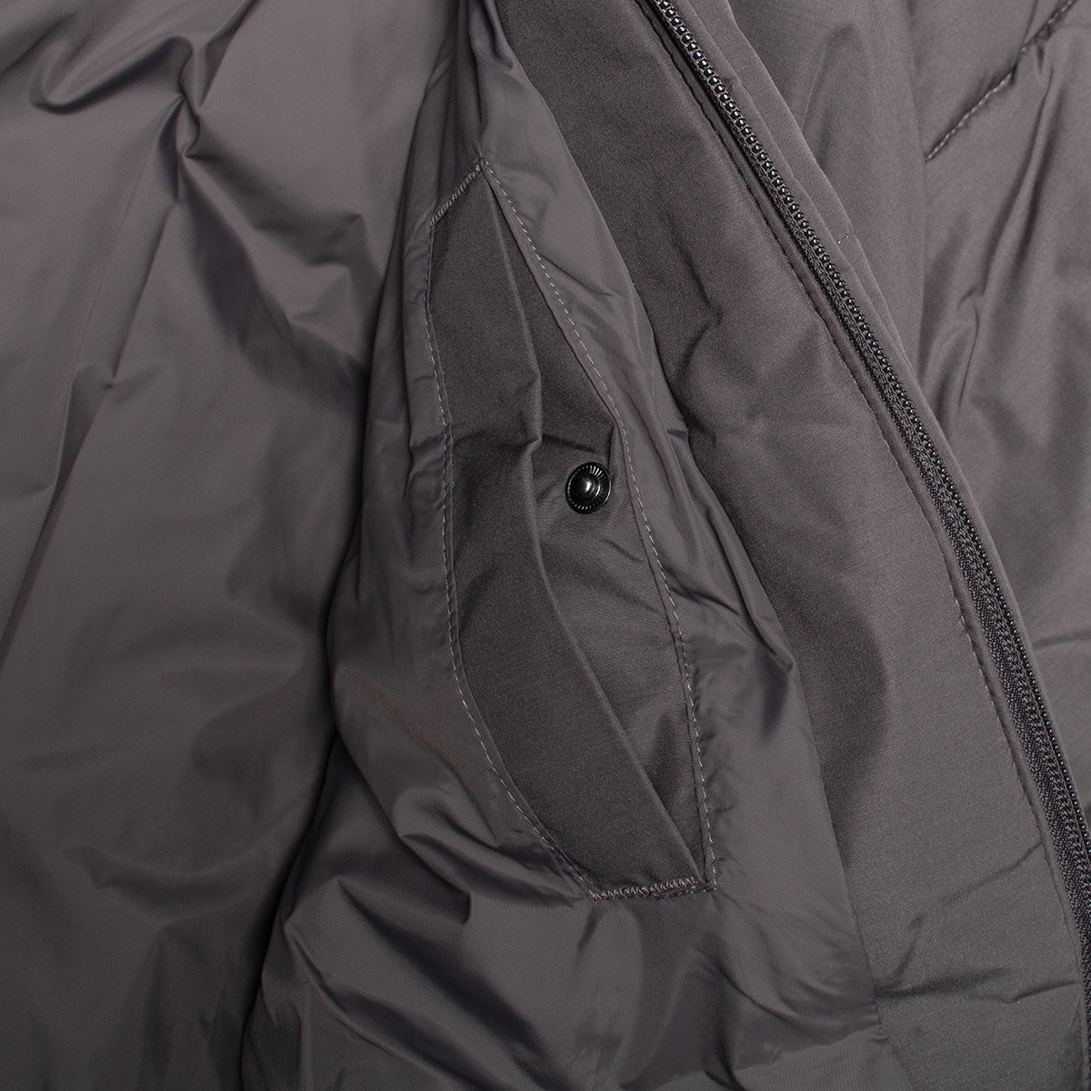 Carhartt WIP - Nebraska Jacket
Style # I035345-3AA
Color : Porphyry / White