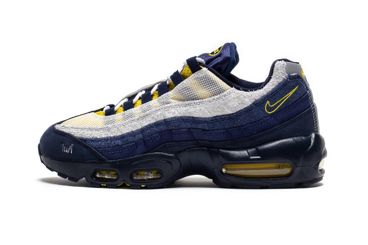 Nike SB - Air Max 95 x Eric Koston
Style # HQ8492-400
Color : Obsidian / Speed Yellow / Midnight Navy