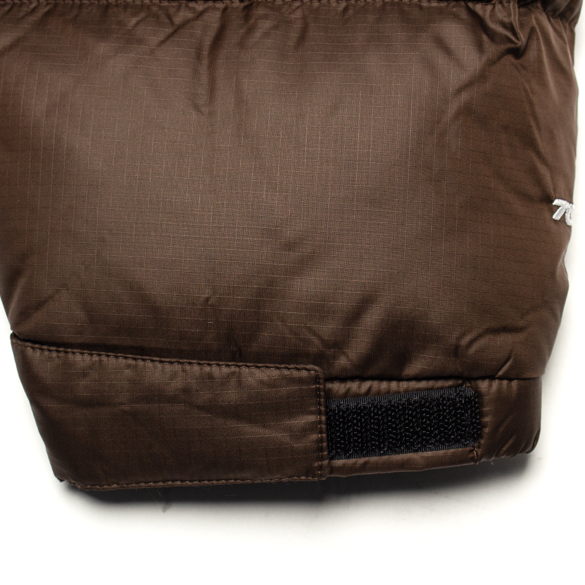 The North Face - 1996 Retro Nuptse Jacket
Style # NF0A3C8DRM11
Color : Dark Chestnut / TNF Black
