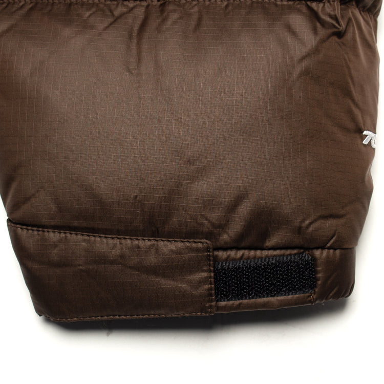 The North Face - 1996 Retro Nuptse Jacket
Style # NF0A3C8DRM11
Color : Dark Chestnut / TNF Black