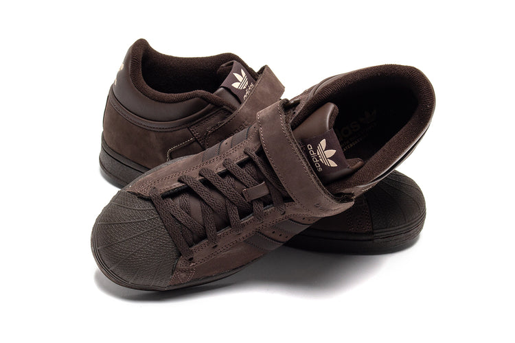 Adidas | Pro Shell x Niels Bennett
Style # IH3411
Color : Brown / Dark Brown