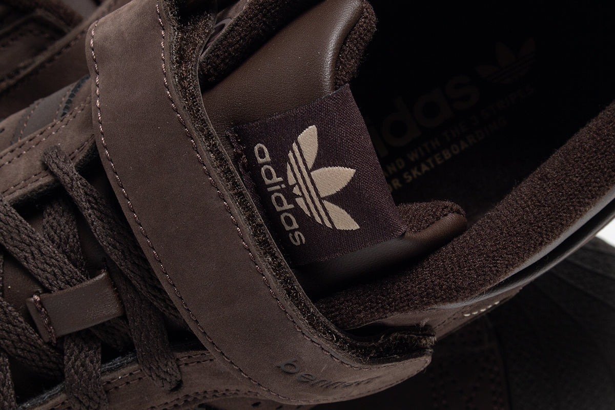 Adidas | Pro Shell x Niels Bennett
Style # IH3411
Color : Brown / Dark Brown