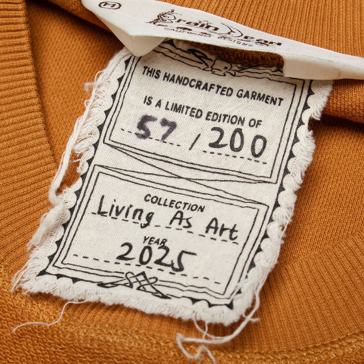 Brain Dead - Gargoyle Crewneck
Color : Light Brown