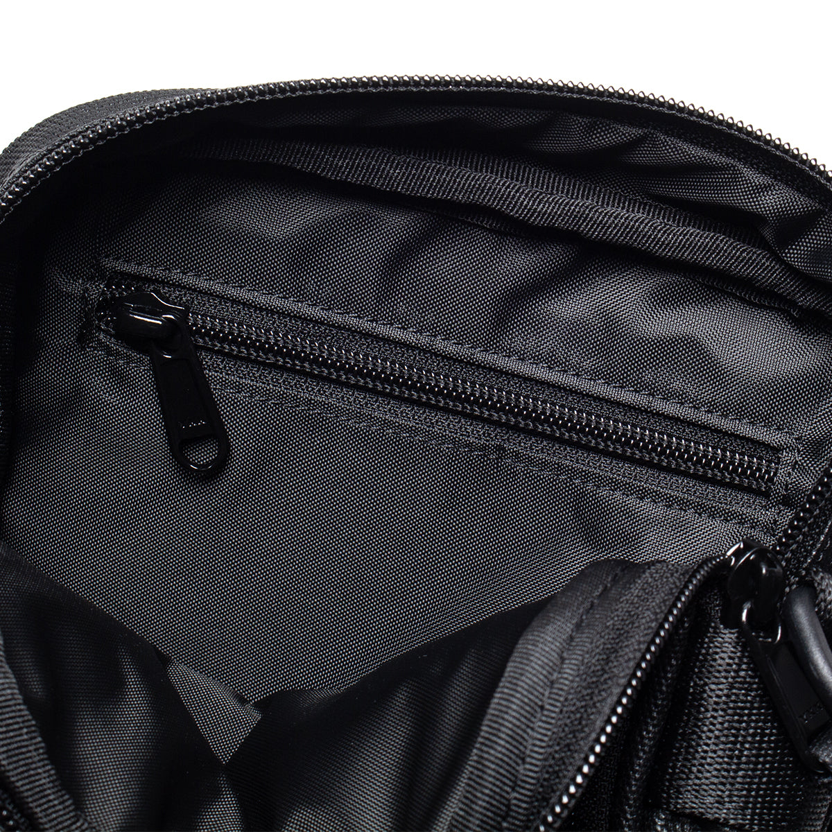 Carhartt WIP - Dean Essentials Bag
Style # I035354-89
Color : Black