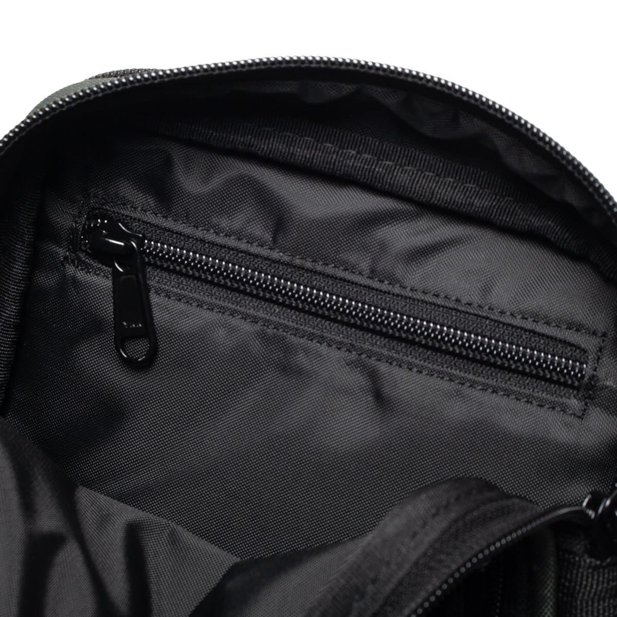 Carhartt WIP - Essentials Bag
Style # I031470-2ZX
Color : Opuntia