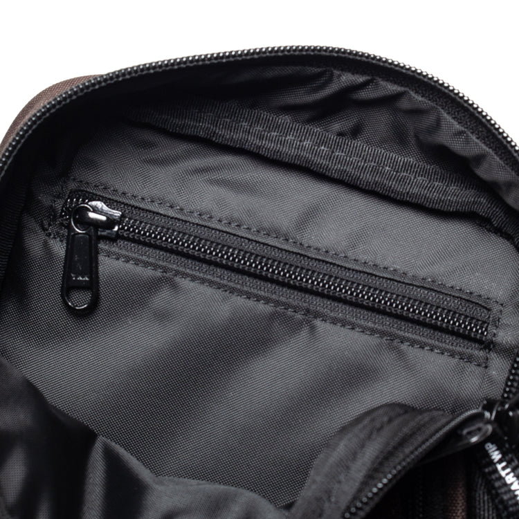 Carhartt WIP - Essentials Bag
Style # I031470-33H
Color : Palisander