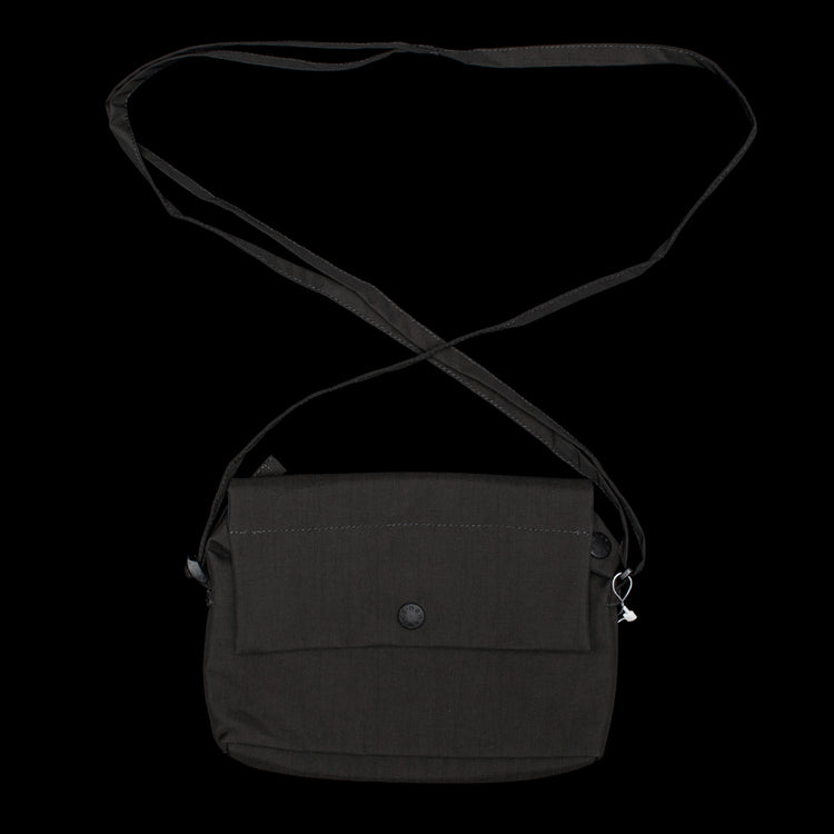 Nanamica - 2L PERTEX Cartridge Bag
Style # S25SO044U
Color : Black