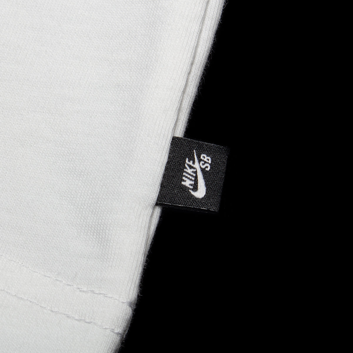 Nike SB - Max90 Koston T-Shirt
Style # HV2199-100
Color : White