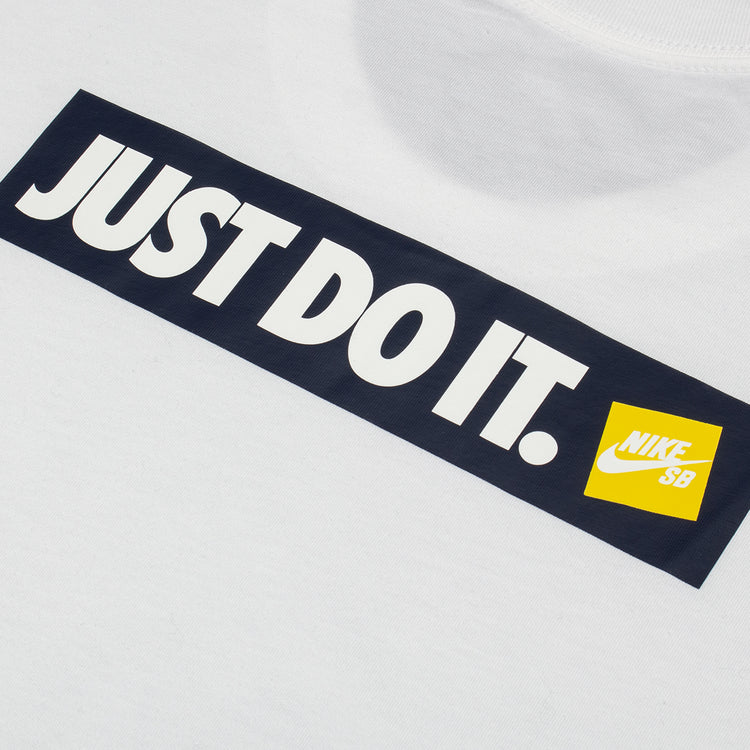 Nike SB - Max90 Koston T-Shirt
Style # HV2199-100
Color : White