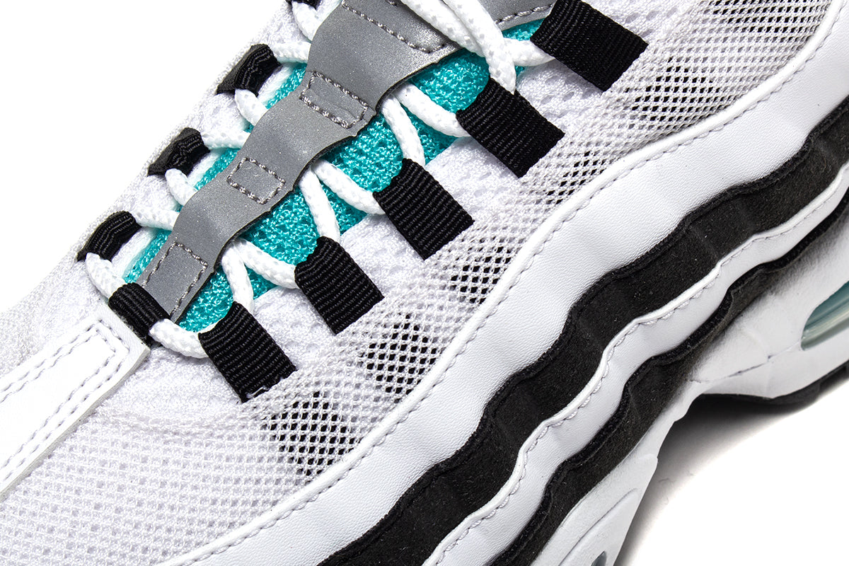 Nike - Air Max 95 OG
Style # IM7409-100
Color : White / Hyper Jade / Black / Metallic Silver
