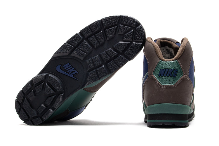 Nike - Air Baltoro SP
Style # IH4450-200
Color : Baroque Brown / Midnight Green