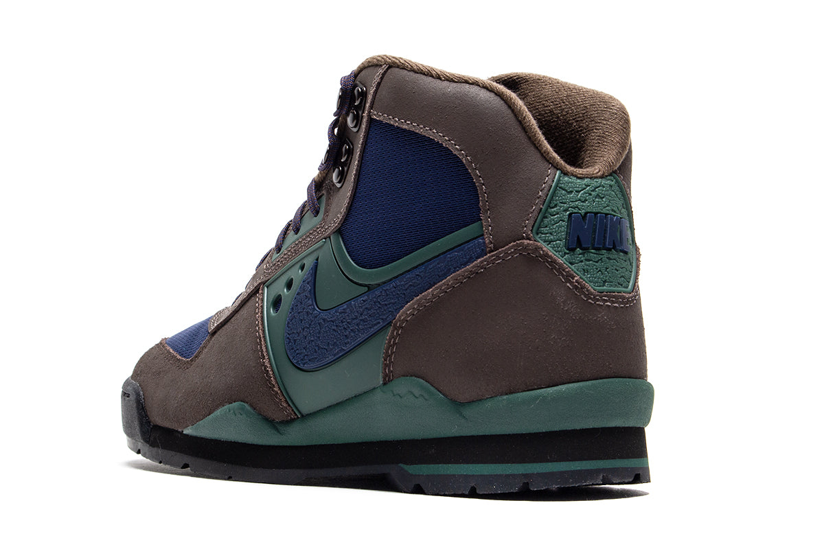 Nike - Air Baltoro SP
Style # IH4450-200
Color : Baroque Brown / Midnight Green