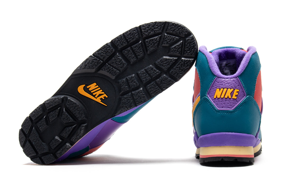 Nike - Air Baltoro SP
Style # IH4450-300
Color : Bright Spruce / Kumquat / Fruit Punch