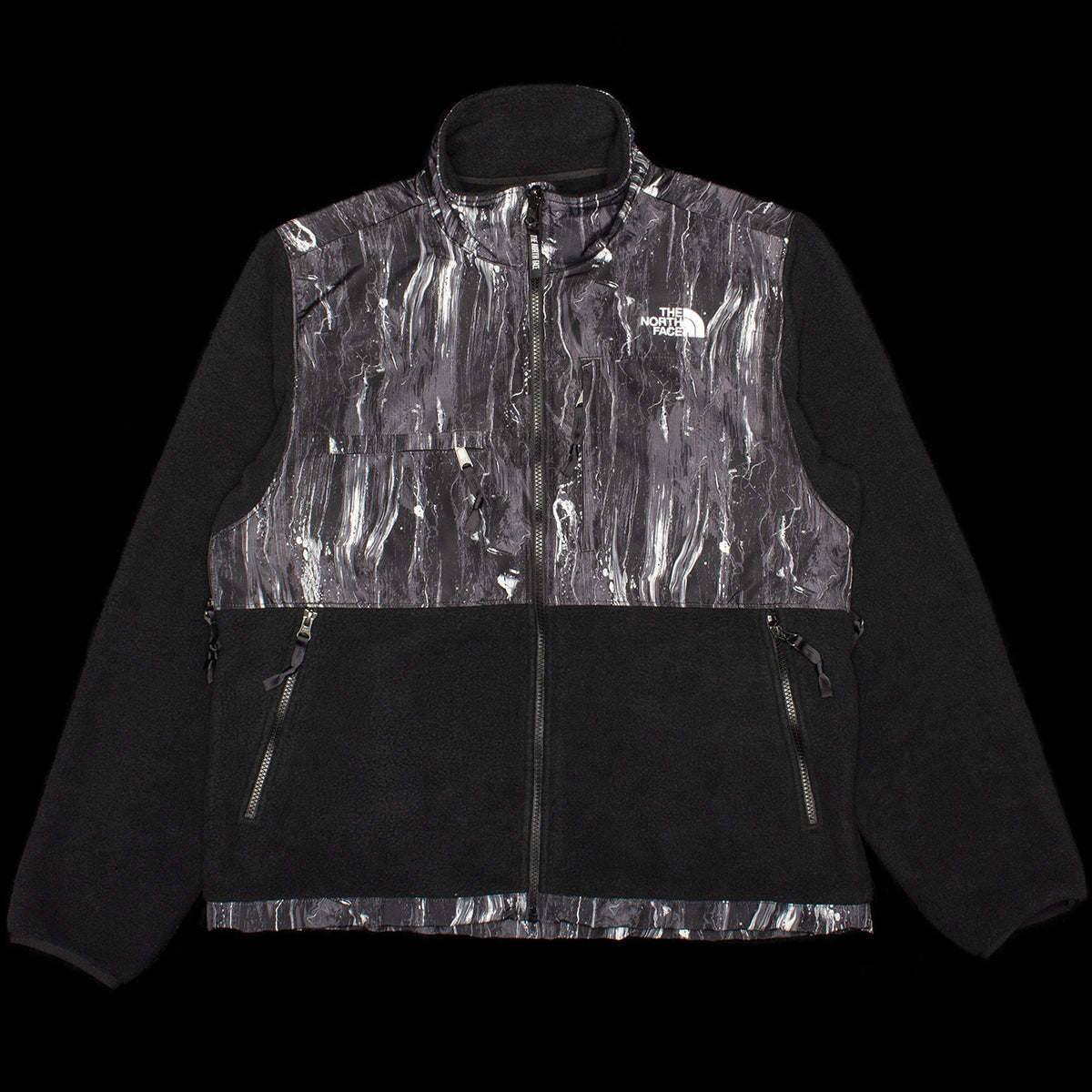 The North Face - Retro Denali Jacket
Style # NF0A8JJYT211
Color : TNF Black Impressions Print