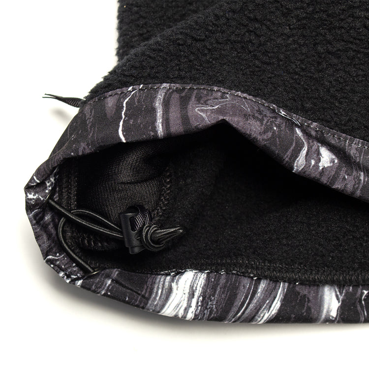 The North Face - Retro Denali Jacket
Style # NF0A8JJYT211
Color : TNF Black Impressions Print