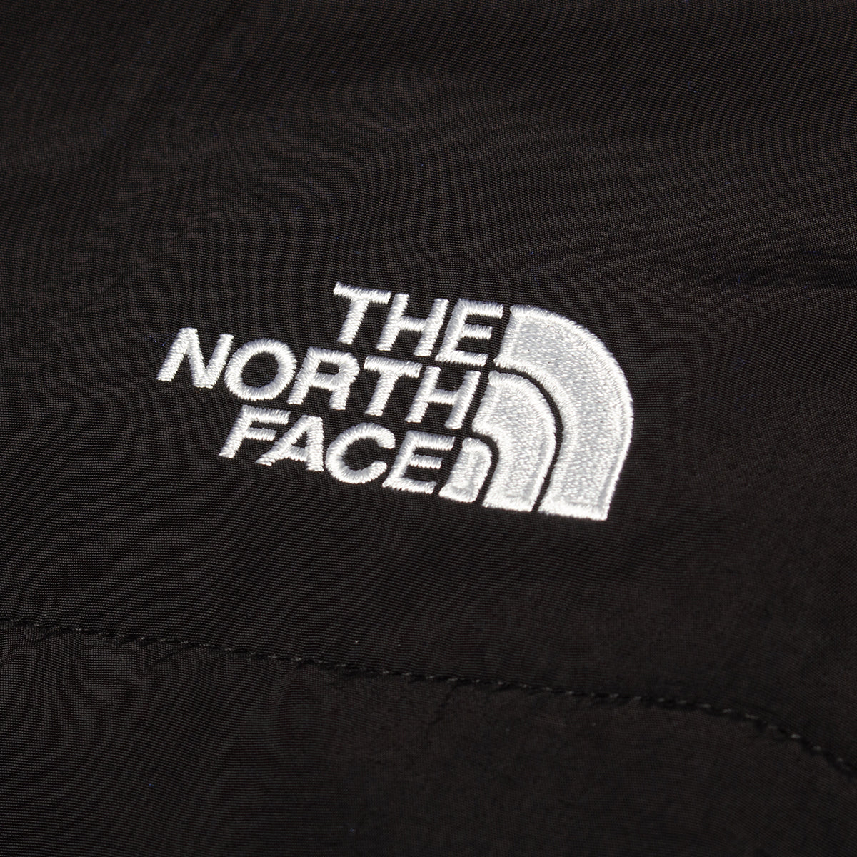The North Face - Retro Denali Jacket
Style # NF0A88XHRM11
Color : Chestnut / TNF Black
